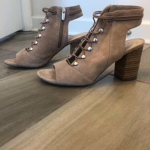 Vince Camuto Shoes - Vince Camuto Block Heel Size 7.5